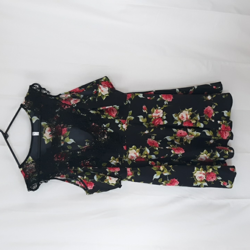Ladies Rose Gal Dress sz L